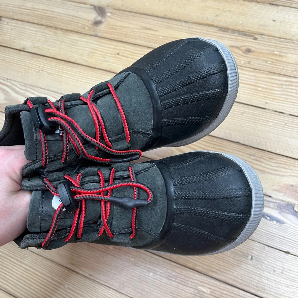 Sorel Out N About III Classic Waterproof Duck Boots Quarry Black Red NY4564-091